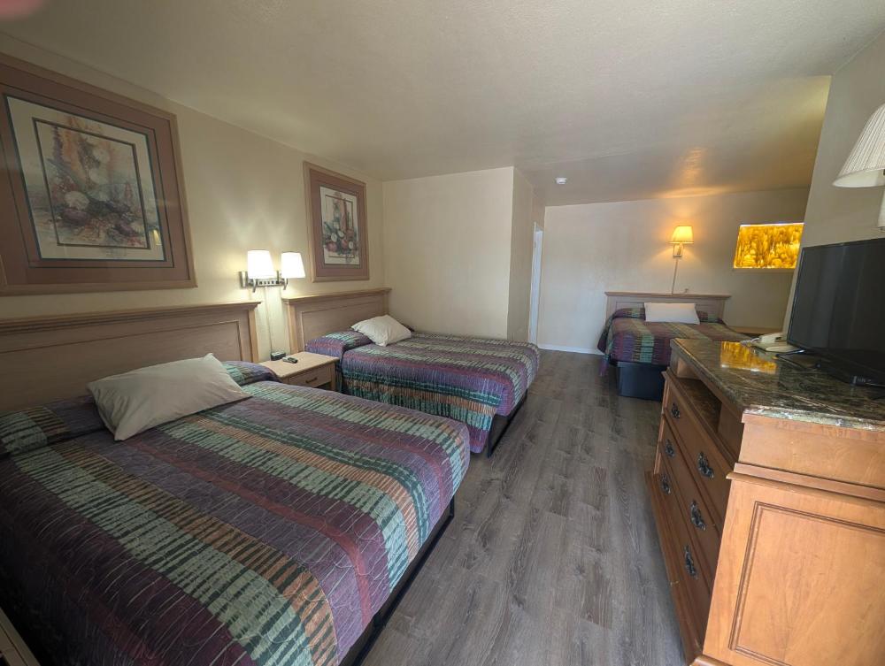 Standard Triple Room interior